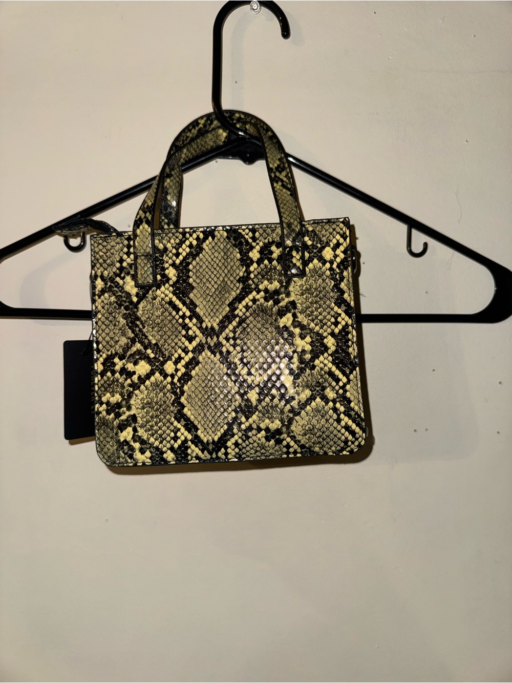 ‼️SALE‼️ Forever 21 Yellow and Black Snake-Print Crossbody Top handle bag